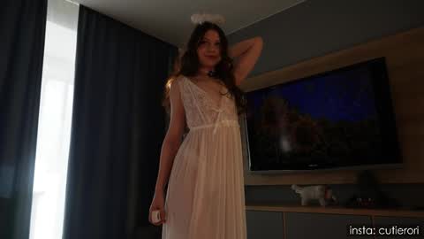 Snapshot of cutierori chatting on 09-18-25, 04:14 Rori Instagram cutierori online show from 09-18-25, 04:14