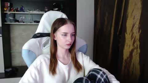 Snapshot of cutti_crystal chatting on 03-04-26, 12:49 Cutti Crystal online show from 03-04-26, 12:49