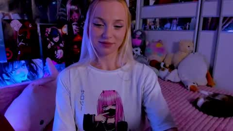 Nora online show from 08-04-26, 08:33