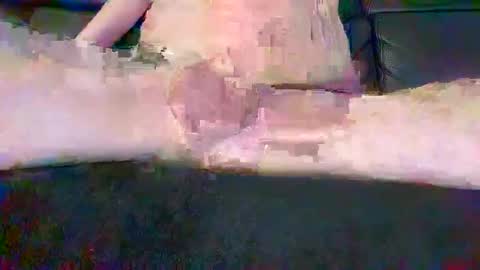 Snapshot of cwaddle chatting on 02-08-25, 06:01 cwaddle online show from 02-08-25, 06:01