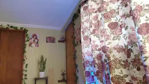 Snapshot of cybercami chatting on 01-14-26, 05:07 Camila online show from 01-14-26, 05:07