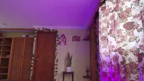 Snapshot of cybercami chatting on 02-13-26, 04:14 Camila online show from 02-13-26, 04:14