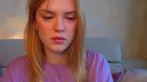 Im Emi streaming with my friend Reyna today online show from 03-18-26, 02:53