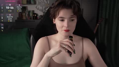 Helen Blossom online show from 12-18-25, 01:39