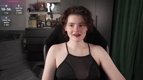 Helen Blossom online show from 03-05-26, 01:18