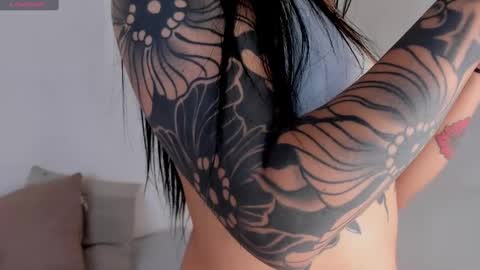 Snapshot of cylie_lee chatting on 01-10-25, 01:09 Cylie online show from 01-10-25, 01:09