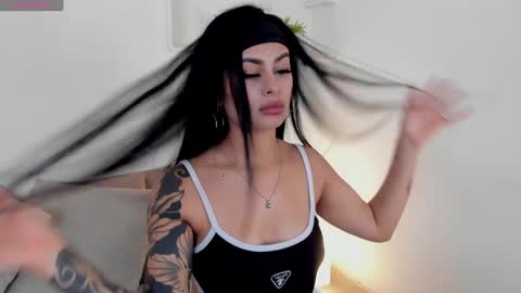 Snapshot of cylie_lee chatting on 01-11-25, 03:52 Cylie online show from 01-11-25, 03:52
