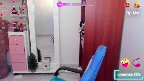 Snapshot of cynthiawatson_ chatting on 05-23-26, 01:37 Cynthia online show from 05-23-26, 01:37