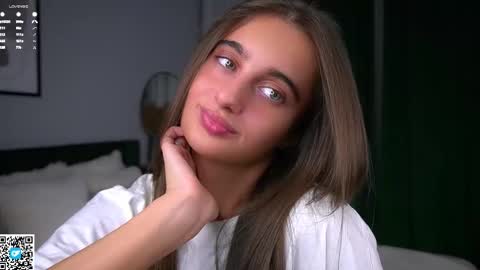 Isabella online show from 11-30-25, 01:09