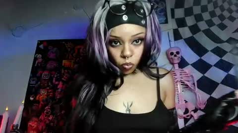 Snapshot of d00m4d00dz chatting on 07-12-26, 06:26 nerdyhotgoth online show from 07-12-26, 06:26