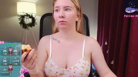 Snapshot of d0nna_ chatting on 12-17-24, 05:47 Donna online show from 12-17-24, 05:47