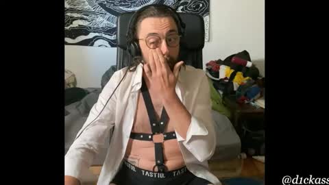 Snapshot of d1ckass chatting on 11-12-25, 11:32 d1ckass online show from 11-12-25, 11:32