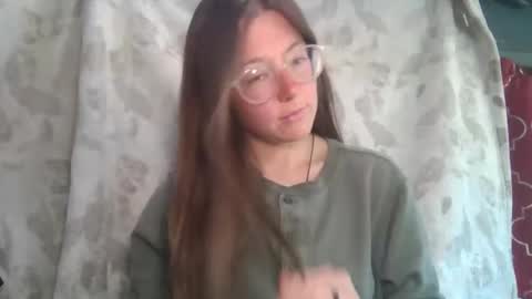 Snapshot of d3sert_moon chatting on 05-18-26, 11:21 d3sert_moon online show from 05-18-26, 11:21