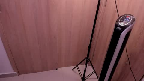 Snapshot of d___darling chatting on 05-17-26, 06:44 darling online show from 05-17-26, 06:44