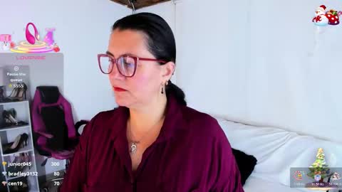 Mia  online show from 12-22-25, 11:07