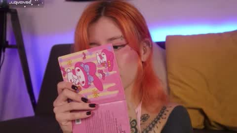 Snapshot of daarlene chatting on 01-09-26, 11:57 Darlene online show from 01-09-26, 11:57