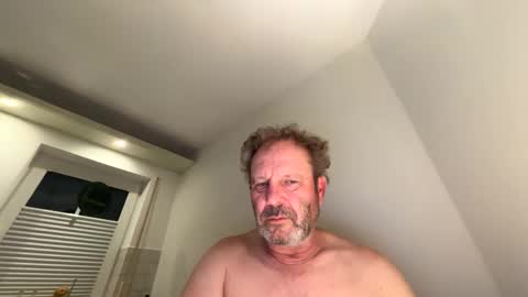 dachdecker7269 online show from 03-04-26, 05:02