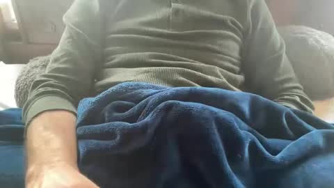 Snapshot of daddnextdoor chatting on 02-24-25, 04:04 daddnextdoor online show from 02-24-25, 04:04