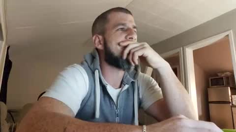 Snapshot of daddo1477 chatting on 11-25-25, 02:33 daddo1477 online show from 11-25-25, 02:33