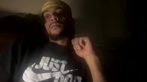 Snapshot of daddylongyk chatting on 11-17-25, 04:29 daddylongyk online show from 11-17-25, 04:29