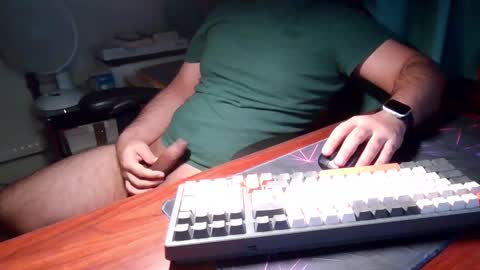 Snapshot of daddypimp3 chatting on 09-11-25, 10:10 Paul online show from 09-11-25, 10:10