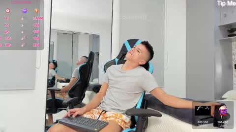 Snapshot of daddyrich4u chatting on 10-16-25, 01:28 daddyrich4u online show from 10-16-25, 01:28