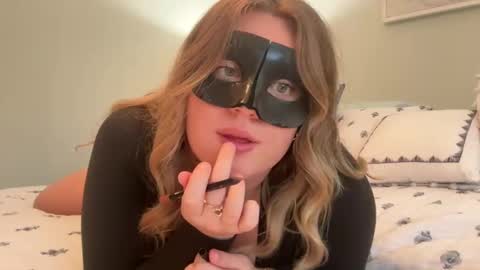 Snapshot of daddyslittlegirl12 chatting on 12-05-24, 07:38 Jaime online show from 12-05-24, 07:38