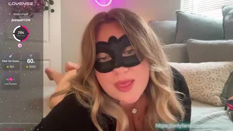 Snapshot of daddyslittlegirl12 chatting on 03-01-25, 07:37 Jaime online show from 03-01-25, 07:37