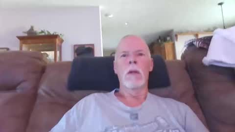 Snapshot of daddysmk chatting on 11-04-25, 03:44 daddysmk online show from 11-04-25, 03:44