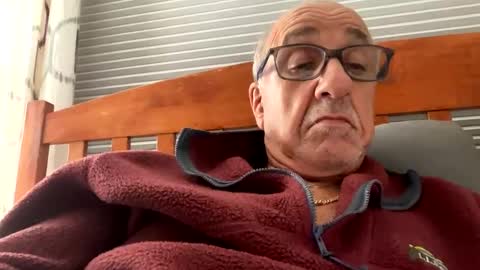 Snapshot of daddyweis chatting on 09-20-25, 03:40 daddyweis online show from 09-20-25, 03:40