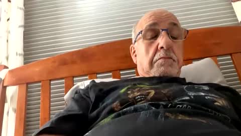 daddyweis online show from 10-31-25, 03:40