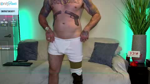 Snapshot of daddyxxluna chatting on 10-14-25, 02:56 ConstructionDaddy and Lady Luna online show from 10-14-25, 02:56