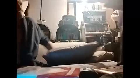 Snapshot of dadude_714 chatting on 12-01-25, 01:43 dadude_714 online show from 12-01-25, 01:43