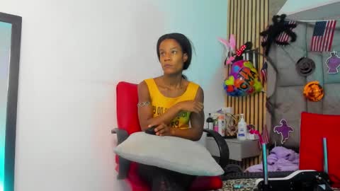 daffnelewis online show from 10-23-25, 11:31