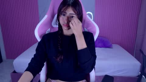 Dafne  online show from 11-21-25, 02:27