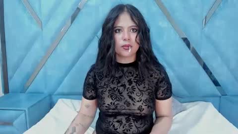 Snapshot of dafne_cleo chatting on 10-09-25, 04:43 Dafne online show from 10-09-25, 04:43