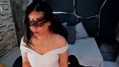 Snapshot of dafne_cleo chatting on 10-16-25, 04:57 Dafne online show from 10-16-25, 04:57