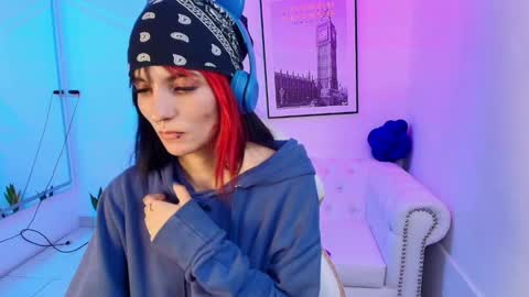 dafne huges online show from 01-14-25, 03:47