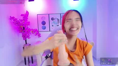 dafne huges online show from 10-24-25, 08:38