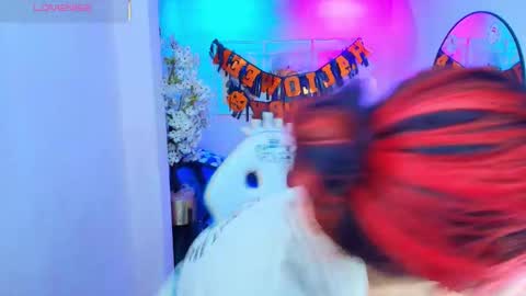 dafne huges online show from 10-30-25, 07:36