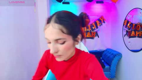 dafne huges online show from 10-31-25, 06:09