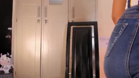 dafnezahira20 online show from 06-08-26, 08:42