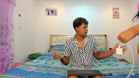 Snapshot of dafnezahiraa_ chatting on 02-12-25, 03:29 dafnezahiraa online show from 02-12-25, 03:29