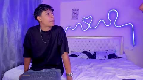 Snapshot of dafnezahiraa_ chatting on 10-05-25, 05:06 dafnezahiraa online show from 10-05-25, 05:06