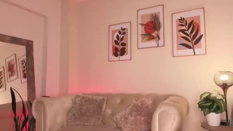 Dahiann Walcott online show from 02-16-26, 05:53