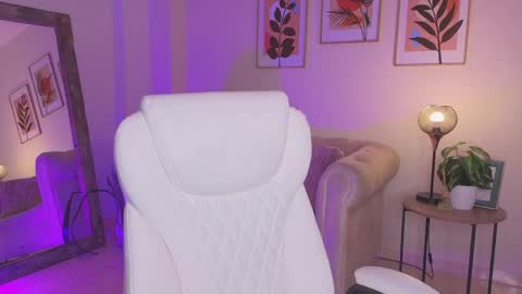Dahiann Walcott online show from 05-18-26, 06:25
