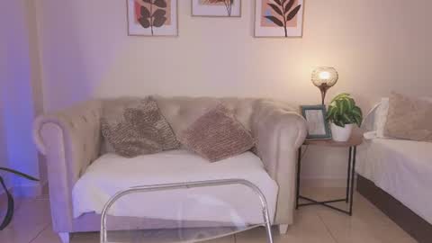 Dahiann Walcott online show from 07-14-26, 07:19