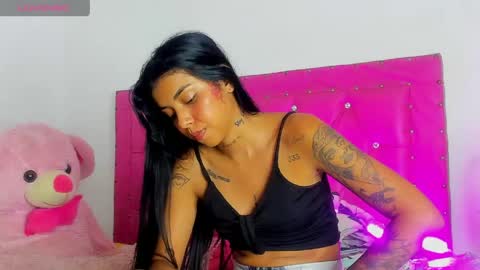 Snapshot of dahiangomezz chatting on 05-20-26, 12:28 online show from 05-20-26, 12:28