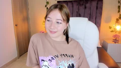 Dahlia online show from 09-28-25, 03:50