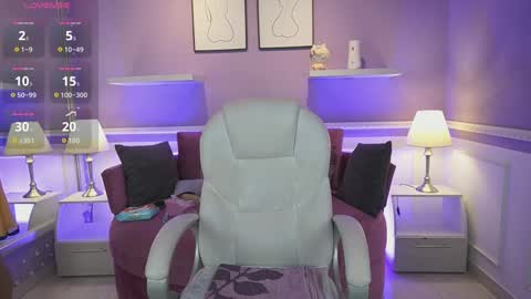 Dahlia Grey online show from 11-06-25, 11:44